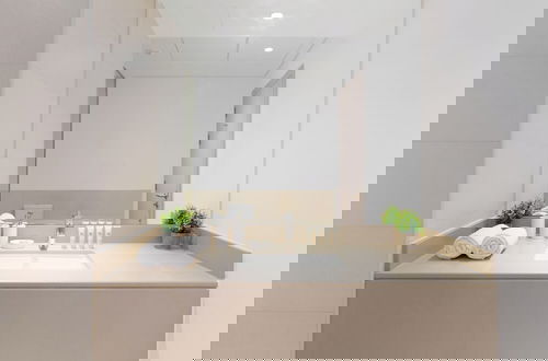 Foto 13 - Maison Privee - Exquisite Living with Scenic Canal Vws on Yas Island