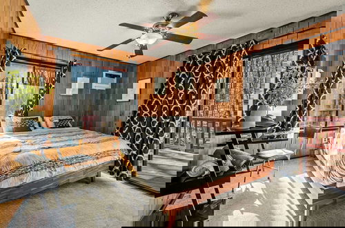 Foto 26 - Mountain Magic by Avantstay Firepit + Game Room - Pool Table, Foosball