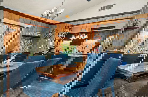 Foto 12 - Mountain Magic by Avantstay Firepit + Game Room - Pool Table, Foosball