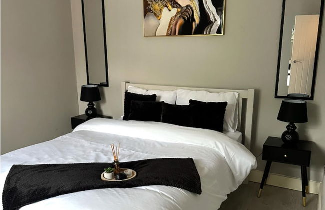 Apt - Sleeps2 - Parking - 20min Drive From Airport - Foto 1