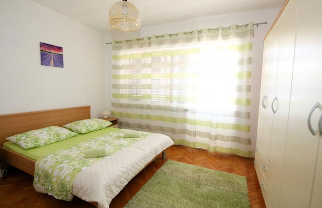 Spacious Beachfront Apartment Ciovo - Foto 3