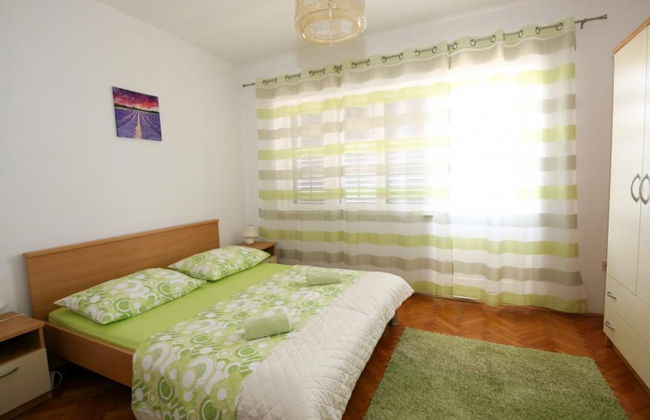 Spacious Beachfront Apartment Ciovo - Foto 4
