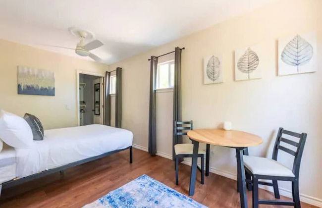 Entire Guesthouse in Southeast Austin - Photo 4