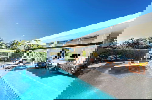 Photo 21 - Family Beachside Villa With Hotel Amenities v7