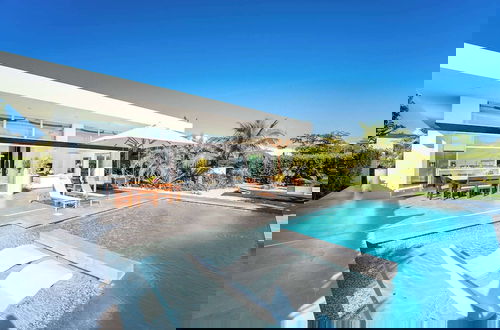 Photo 20 - Family Beachside Villa With Hotel Amenities v7