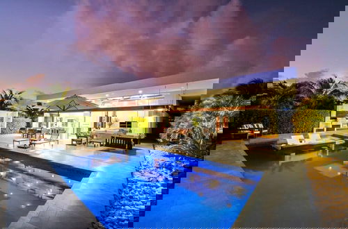 Photo 1 - Family Beachside Villa With Hotel Amenities v7