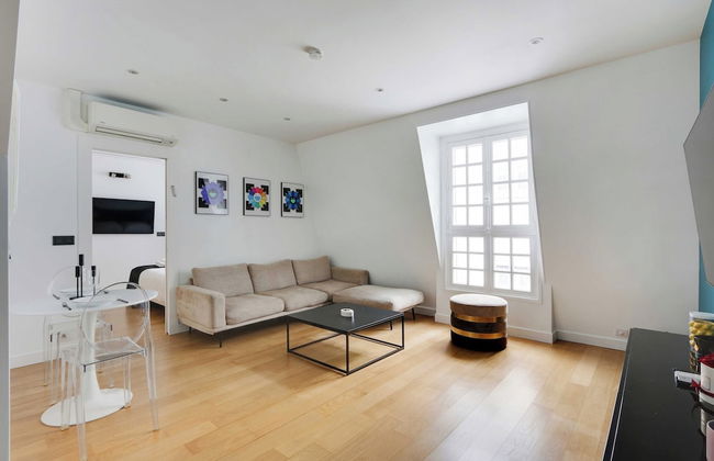 Elegance and Comfort With A/C - Arc de Triomphe - Photo 1