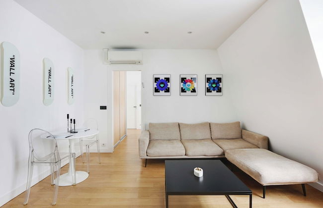 Elegance and Comfort With A/C - Arc de Triomphe - Photo 9