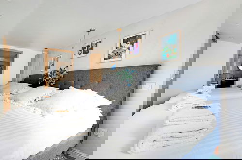 Photo 3 - Apartment With 3 Rooms for 10 People