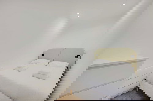 Foto 2 - Modern Apartment With Terrace