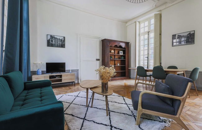 Apartment in Notre-dame Cathedral - Photo 11
