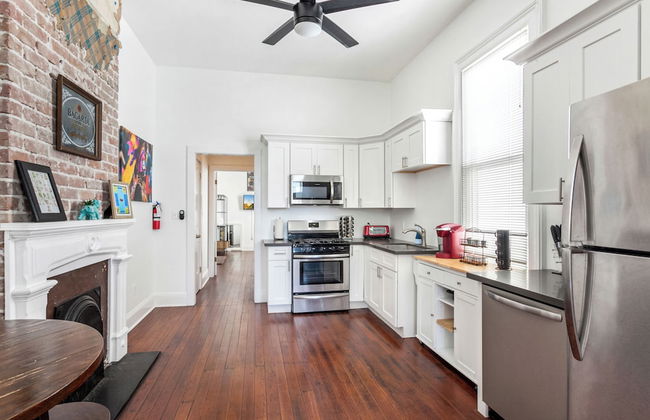 Vibrant Uptown Condos - Foto 12