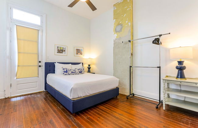 Vibrant Uptown Condos - Foto 18