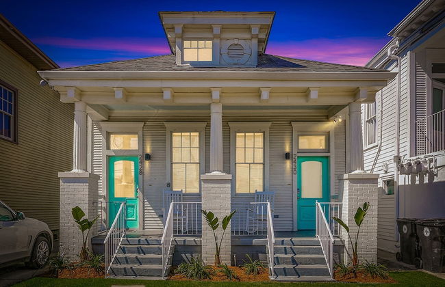 Vibrant Uptown Condos - Foto 1