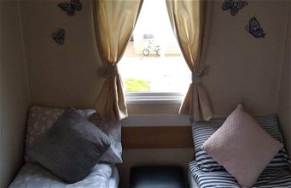 Foto 3 - 2 Bedroom 6 Berth Caravan With Decking
