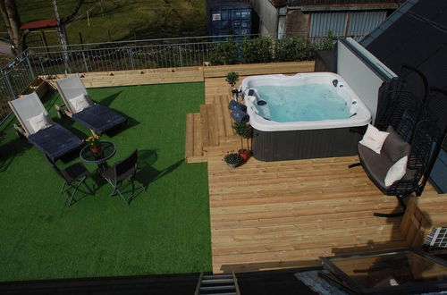 Photo 1 - Stunning Luxury Duplex With Hot Tub and Aircon