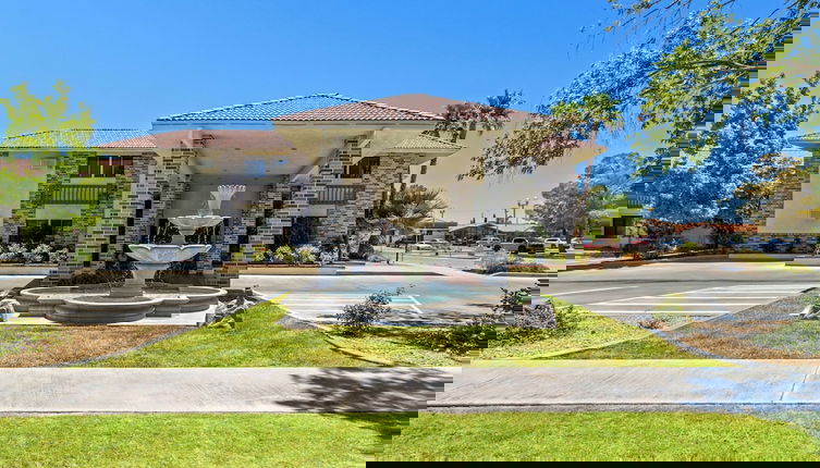 Photo 1 - HomeTowne Studios by Red Roof Ridgecrest