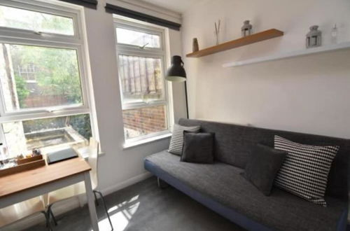 Photo 10 - Cozy Apartment in Camden Town