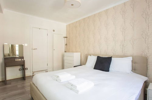 Photo 12 - Modern 2 Bedroom Apartment in Marble Arch