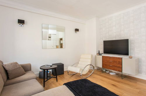 Photo 8 - Modern 2 Bedroom Apartment in Marble Arch