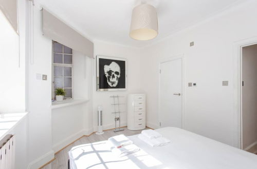 Photo 9 - Modern 2 Bedroom Apartment in Marble Arch