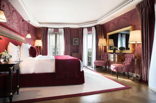 Photo 79 - La Reserve Paris Hotel and Spa