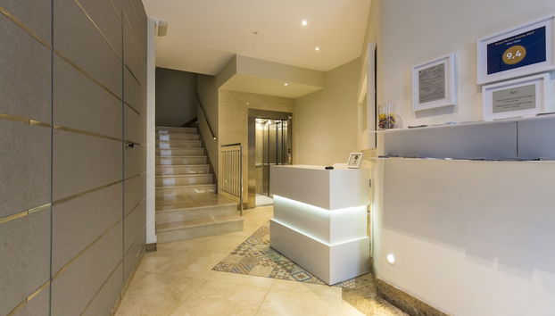 Siloe Plaza - Photo 5, Borne des arrivées/des départs