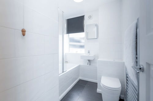 Photo 23 - Putney Court - 1 Bed Apartment by BaseToGo