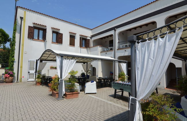 Comfy Furnished Apartment with AC near Beach - Foto 36