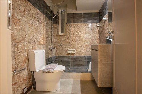 Photo 55 - Luxurious 5 bedroom-3 bathroom Apartment 2- Athens
