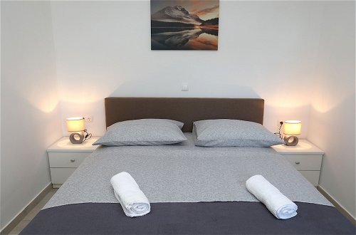 Foto 5 - Lovely 2-bed Apartment in Okrug Gornji