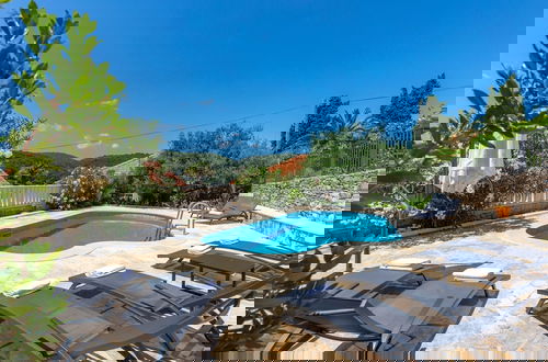 Foto 19 - Beautiful Villa With Private Swimming Pool at Selca