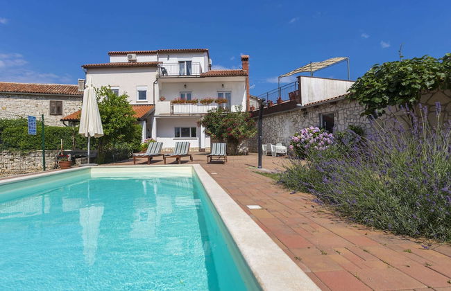 Villa in Kujici Near Beach With Pool - Foto 1