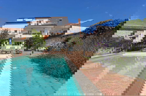 Photo 1 - Holiday House With Private Pool and Balcony