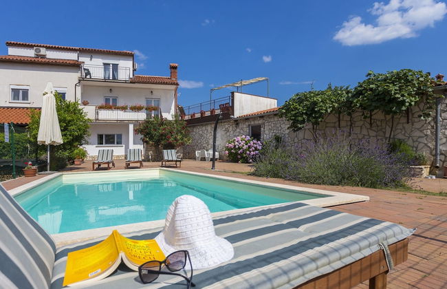 Villa in Kujici Near Beach With Pool - Foto 35
