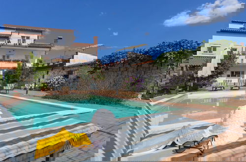 Photo 35 - Holiday House With Private Pool and Balcony