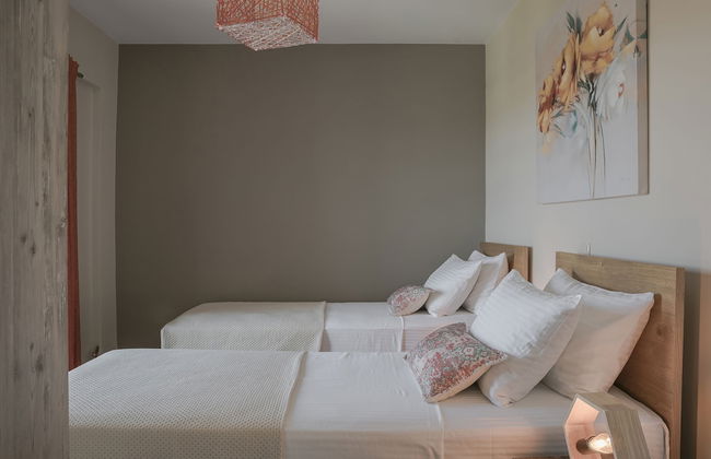 Queen Bee Residence - Photo 6