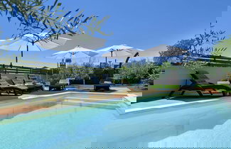Foto 1 - Superb Modern Villa With Pool, Large Fenced Yard Near the Beach