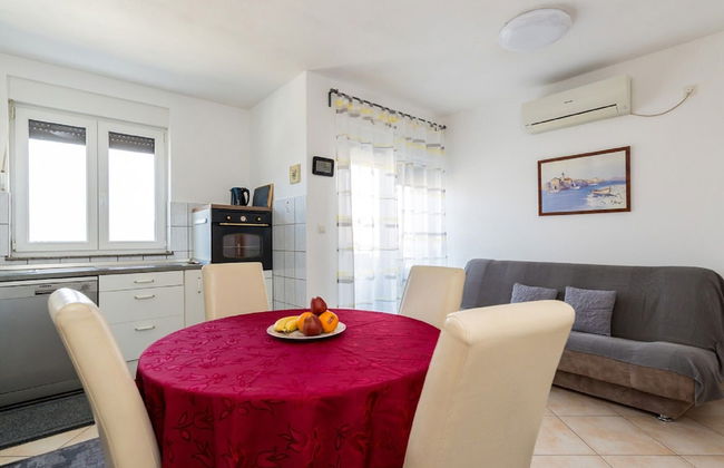 Simplistic Apartment in Malinska near Sea - Foto 21
