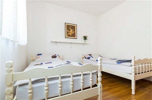 Photo 8 - Simplistic Apartment in Malinska near Sea