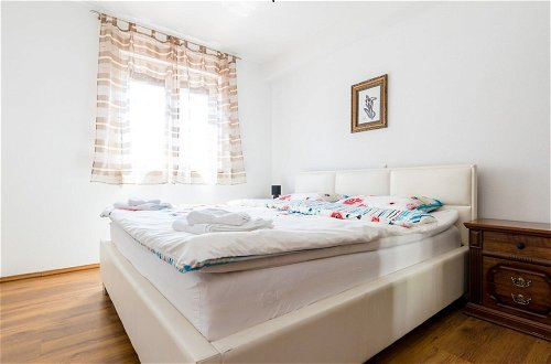 Photo 2 - Simplistic Apartment in Malinska near Sea