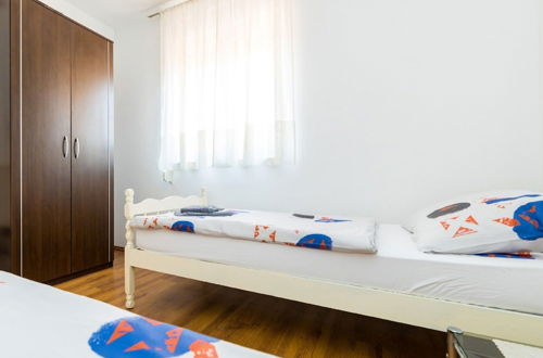 Foto 6 - Simplistic Apartment in Malinska near Sea