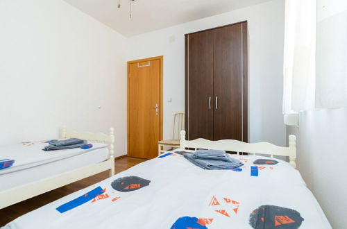 Foto 5 - Simplistic Apartment in Malinska near Sea