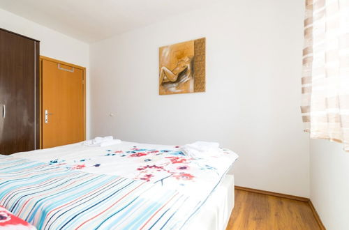 Photo 4 - Simplistic Apartment in Malinska near Sea