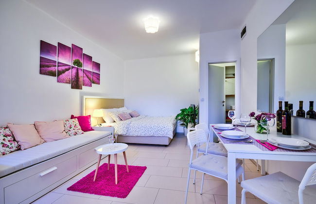 Modern Duplex Close to City Center- Free Parking - Photo 2