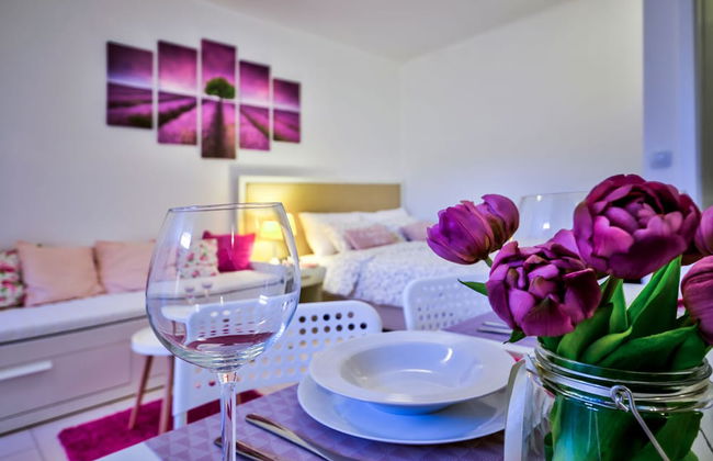 Modern Duplex Close to City Center- Free Parking - Photo 7