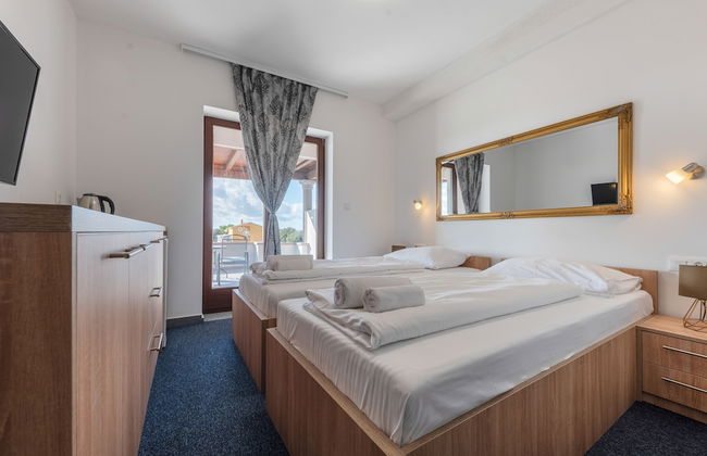 Aparthotel Plat - Photo 15