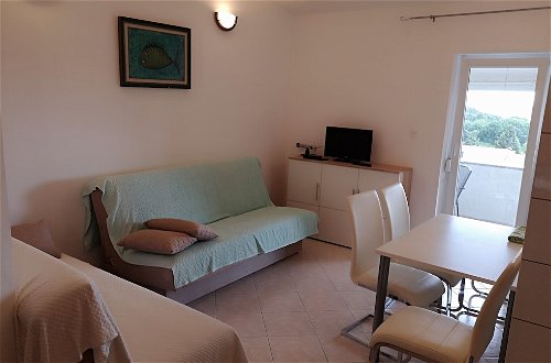 Foto 6 - Captivating 4-bed Apartment in Premantura