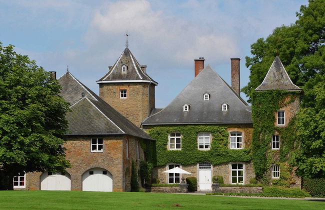 Delightful Castle in Bastogne with Hot Tub - Foto 1