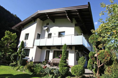 Photo 9 - Apartment in Aschau im Zillertal With Balcony